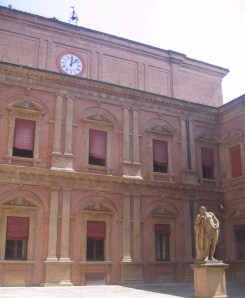 The courtyard of Palazzo Poggi