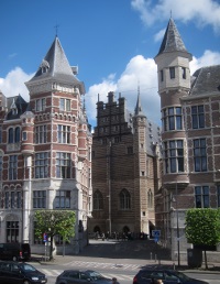 The Vleeshuis.