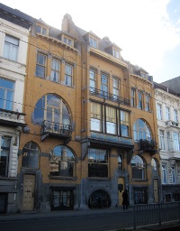 Art nouveau houses (Mercatorstraat 102-106).