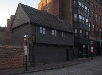 Paul Revere's house (1680).