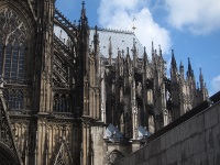Buttresses.
