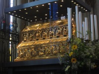 The reliquary shrine of the Three Kings (1209).