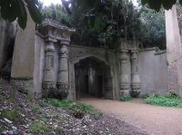 Egyptian avenue, Highgate Cemetery