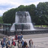 The fountain and bridge, covered in sculptures