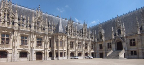 The spectacular Palais De Justice